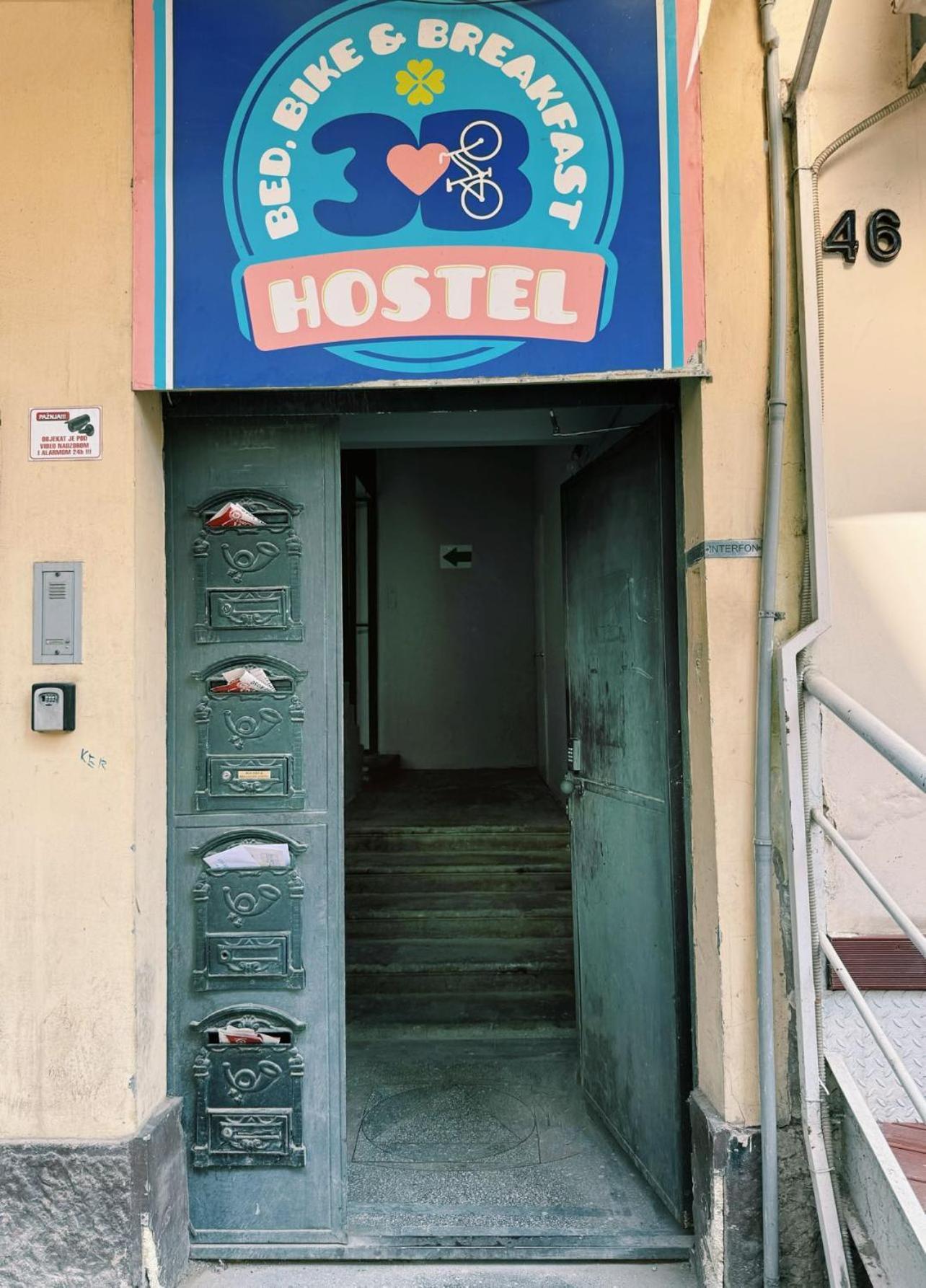 Happy Cat Old Town Hostel Belgrade Exterior photo